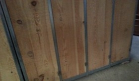 Taquillas. Mueble taquillero vintage. Puertas en madera rústica.