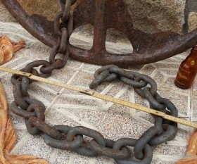 Ancla gigante. Centenaria. Cadena incluida. Impresionante. Antique anchor