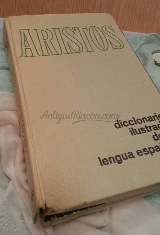 LIbro diccionario año 1.983. Ilustrado lengua española.