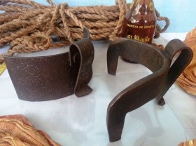Antiguo arrimador de forja para la lumbre. Centenario