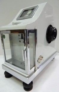 Báscula de máxima precisión de laboratorio. Pieza muy rara. Origen polaco