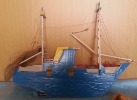 Barco pesquero. Maqueta artesanal. Años 70