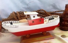 Maqueta de viejo barco pesquero