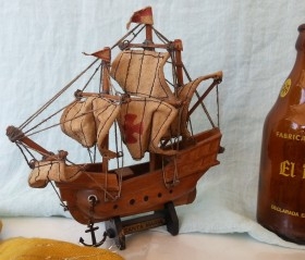 Maqueta vieja de barco velero. Pequeño tamaño. Old sailboat maker