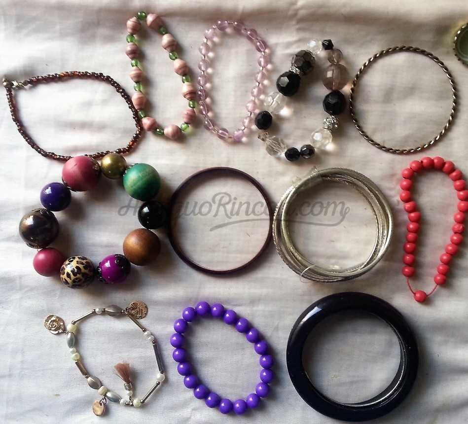 Bisutería vintage. PULSERAS. 12 unidades. Muy bonitas