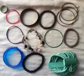 Pulseras. Bisutería vintage. Lote de 12 unidades