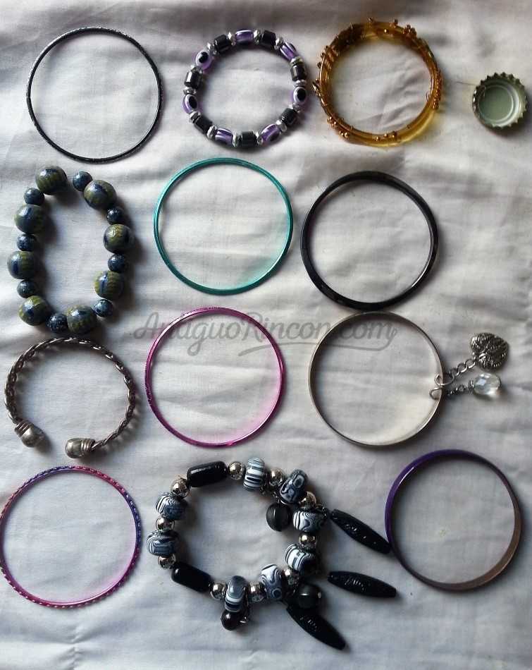 Pulseras vintage. Lote de 12 unidades. Muy bonitas