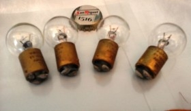 Cuatro viejísimas bombillas de 6 v. Marca Wagner (6 v - 18/4 w) Argon 763