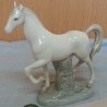 Caballo. Escultura en porcelana. Fabricada en España