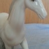 Caballo. Escultura en porcelana. Fabricada en España