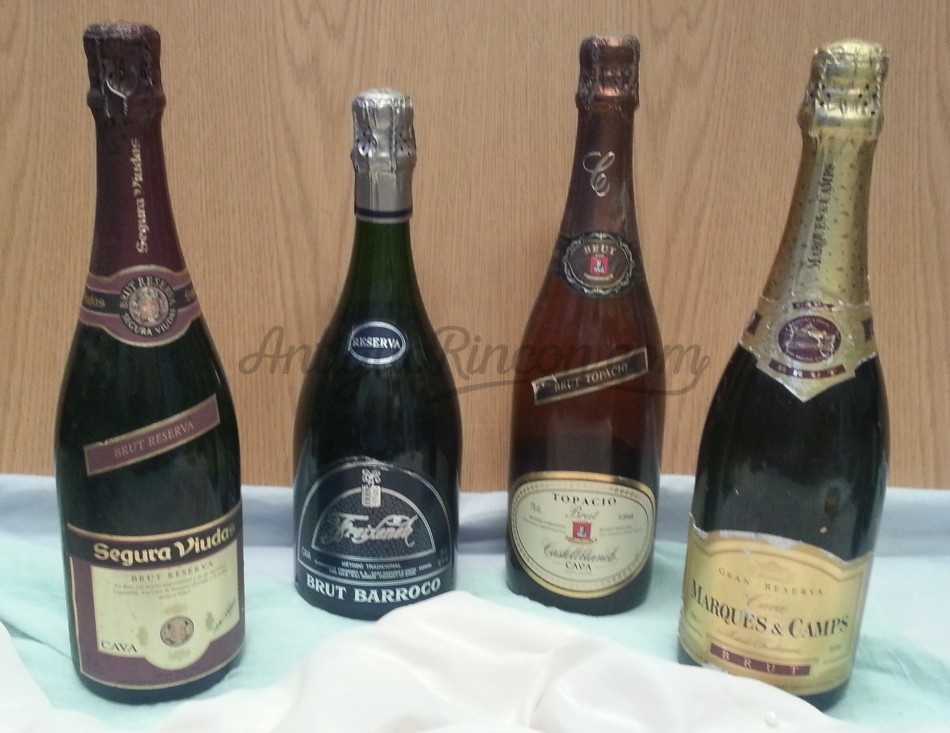 Cavas de colección. 4 botellas años 70-80