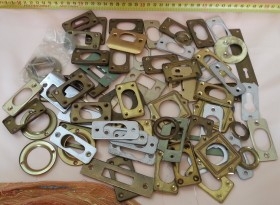 Embellecedores en latón de cerraduras. Años 80. Para reutilizar.