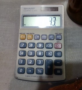 Calculadoras marca SHARP. 3 unidades.. NO funcionan. Para piezas o decoración.