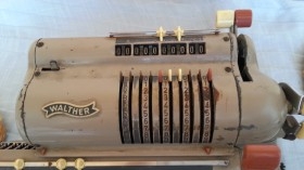 Calculadora antigua. Marca Walther. Años 50. Old calculator