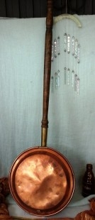Antiguo calienta-camas. Bronce y cobre. Old warming pans. Brass and copper