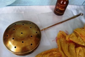 Antiguo calienta-camas. Bronce y cobre. Old warming pans. Brass and copper