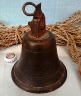 Campanilla de bronce. Antigua. Preciosa