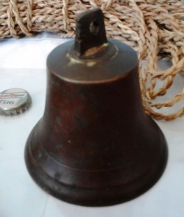 Campanilla de bronce. Antigua. Pequeño y precioso tamaño