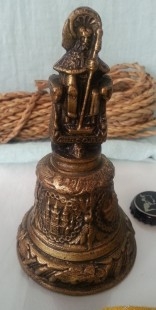 Campanilla, llamador de bronce. Muy bonita pieza. Old bell, brass knocker