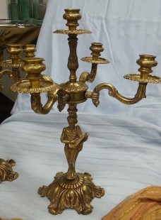 Candelabros en bronce. Pareja. Cinco brazos