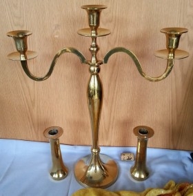 Candelabros en bronce. Conjunto de 3 candelabros. Años 50. Old candlestiks.