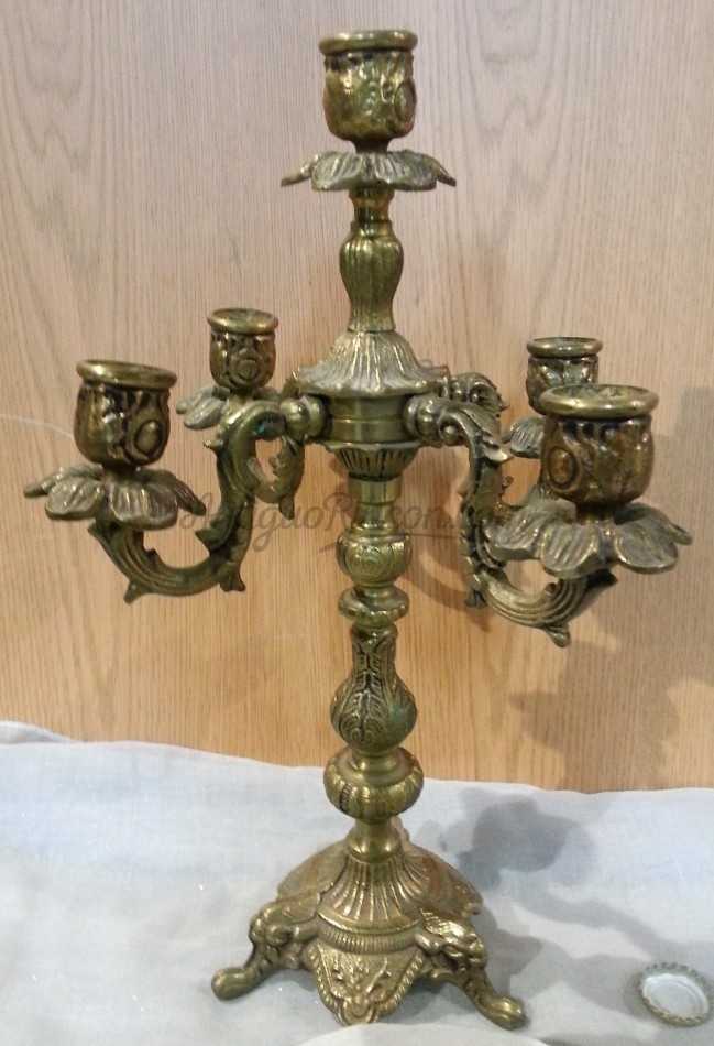 Candelabro antiguo. En bronce. Años 70. Grande para 5 velas.