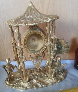 Carcasa de reloj de bronce. Para piezas, decoración o restauración