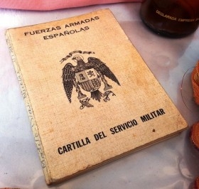 Cartilla militar del año 1980. Buen estado general.