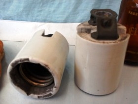 Casquillos cerámicos de  electricidad. Pareja.