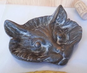 Cenicero en bronce con forma de gato. Preciosa pieza de colección. Ashtray in bronc