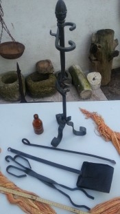 Conjunto chimenea. Varios utensilios. Años 90
