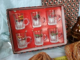 Colección vasitos de chupito años 70. Coches clásicos.