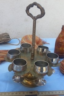 Copas. Conjunto de 6 copitas con su soporte. Viejitas y emblemáticas. Props de cocina medieval.