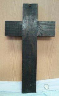 Crucifijo en madera y metal. Años 80