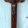 Crucifijo viejo con cristo en madera y metal. Viejo. Enorme tamaño