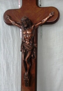 Crucifijo viejo con cristo en madera y metal. Viejo. Enorme tamaño