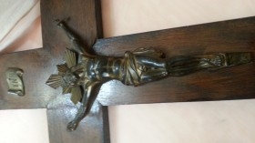 Crucifijo en madera y Cristo en metal. VIntage.Años 80