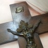 Crucifijo en madera y Cristo en metal. VIntage.Años 80