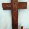 Crucifijo viejo. En madera y metal. Old crucifix. Wood and metal