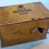 Caja de revelado antigua. Marca Kodak.