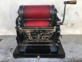 Multicopista gestetner. Centenaria año 1913. Impresionante. Maquinaria de época en alquiler.