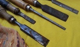 Formones viejos de maestro carpintero. 5 herramientas.
