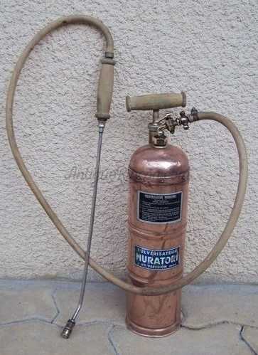 Fumigador. Pulverizador en cobre. Marca Muratori de las décadas de 1950/1975