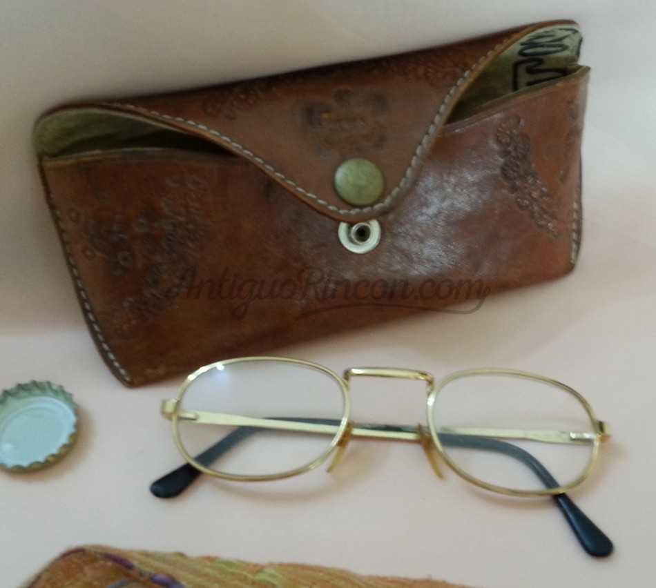 Gafas vintage. LIgeramente graduadas. Años 70. Con estuche original. Gafas vintage. LIgeramente graduadas. Años 70. Con estuche original.