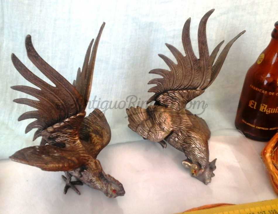 Gallos de pelea. Pareja. Preciosas figuras en bronce