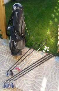 Equipo de golf. Carro bolsa con 6 palos. Años 90. Golf equipment.