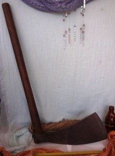 Hacha años 40. Pieza de forja. Bestial. 3 kg. Estilo medieval.