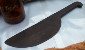 Hacha de carnicero antigua. En hierro. Macheta.