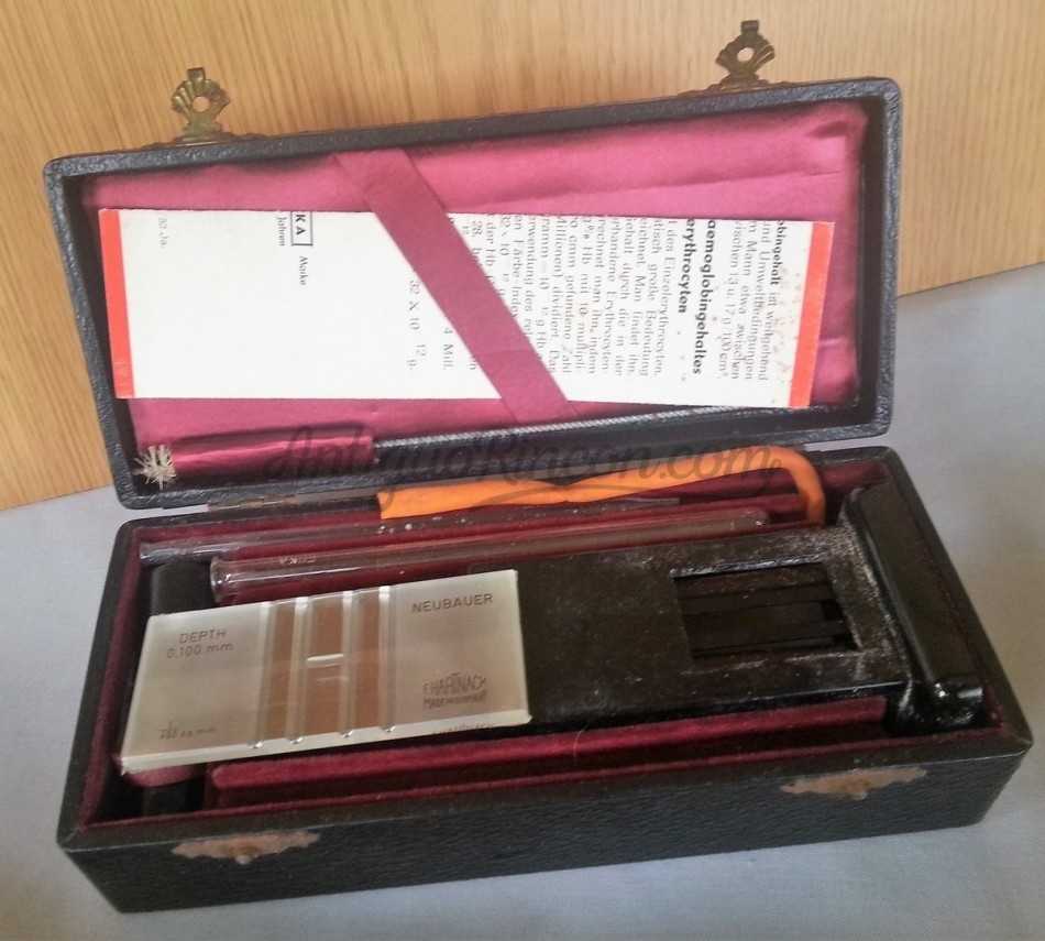 Hemoglobinómetro antiguo. Erka. Años 1.940 raro instrumental médico. Antique hemocytemeter. Instrumental médico en alquiler.