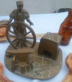 Escultura de herrero. En bronce. Gran calidad.